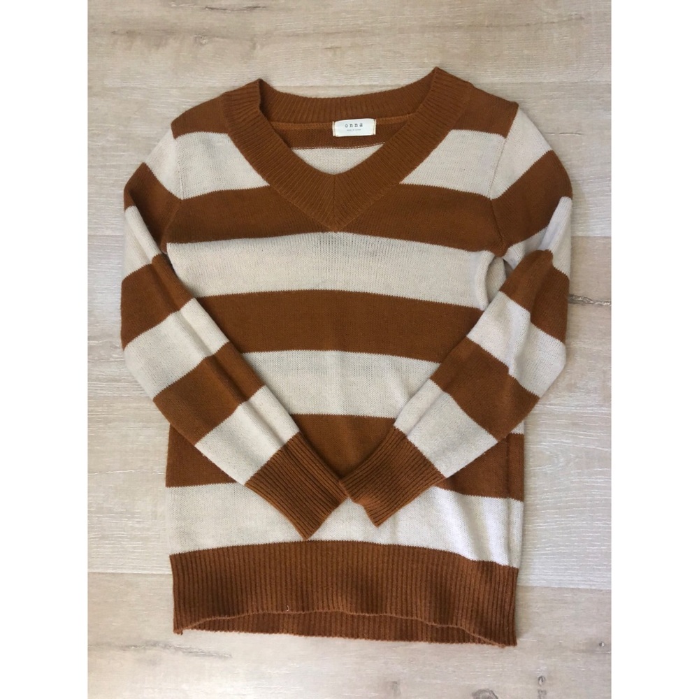 Cute sweater perfect for fall 🍂